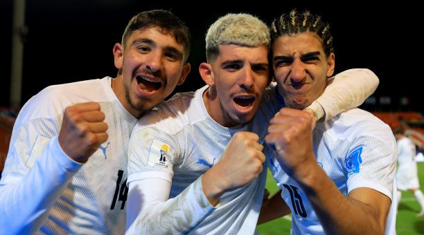 Jugadores de Israel celebran el triunfo ante Japón que les dio la clasificación a octavos de final del Mundial Sub-20. Foto: Twitter @fifaworldcup_es.