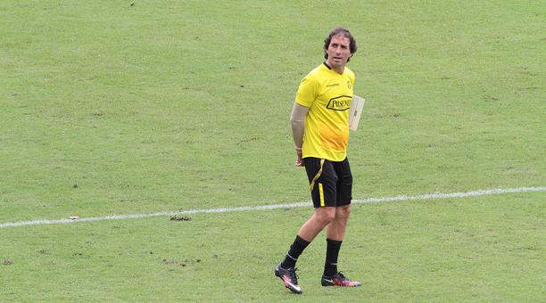 Guillermo Almada durante una práctica con Barcelona SC