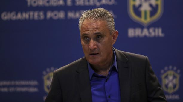 El entrenador de la selección brasileña de fútbol, Tite, ofrece la convocatoria de jugadores brasileños seleccionados para disputar el Mundial de Rusia