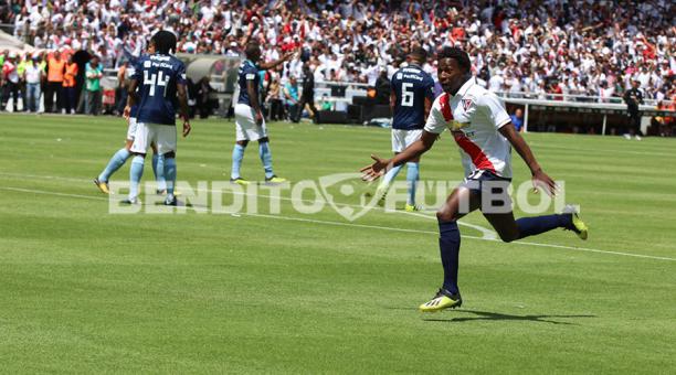 Anderson Julio celebra el gol del título frente a Emelec