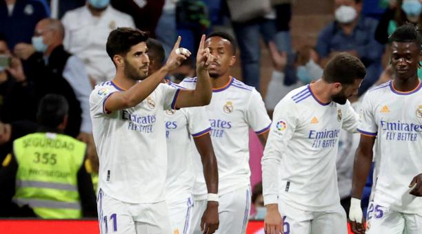 Los jugadores del Real Madrid celebran uno de los seis goles que le marcaron al Mallorca. Foto: EFE