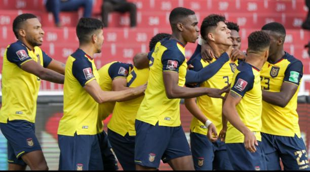 Jugadores de Ecuador en el estadio Rodrigo Paz Delgado en el 2021. Foto: Facebook La Tri.