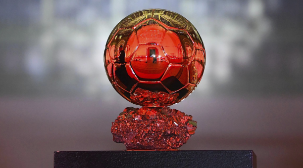 Balón de Oro que se entrega al mejor jugador de fútbol del mundo. Foto: Facebook France Football.