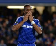 Didier Drogba celebra su primer gol con la casaca del Chelsea de esta temporada. Foto: EFE