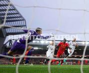 El golero Costel Pantilimon fue el 'acribillado' por el Liverpool en el juego en Anfield. Foto: AFP