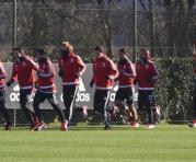 El plantel de River Plate volvió a los entrenamientos sin el ecuatoriano Arturo Mina. Foto: Facebook del club