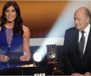 "Me tocó la cola", confesó la portera de la selección femenina de Estados Unidos sobre el ex presidente de la FIFA. El hecho ocurrió en la gala del Balón de Oro 2013