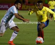 Romario Ibarra anotó dos goles con la selección ecuatoriana