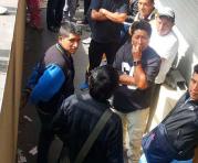 Miles de hinchas hicieron largas filas en tres días para asegurar sus entradas en Ambato. Foto: Twitter de Pablo Daniel Ortega