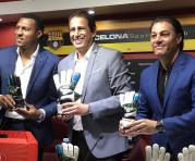 Máximo Banguera, José Cevallos, Alfaro Moreno en rueda de prensa