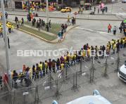 Los hinchas de Barcelona SC hicieron largas filas para ingresar al estadio Alejandro Serrano. Foto: MQ/BF