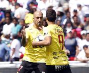 Ariel Nahuelpán celebra el gol ante Liga de Quito en el estadio Rodrigo Paz Delgado