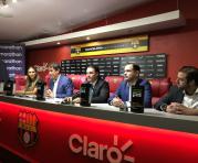 José Francisco Cevallos (2° desde la izq.) dio detalles de las transferencias de jugadores. Foto: Barcelona SC