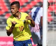 Jordan Rezabala festeja uno de los goles de Ecuador frente a Paraguay