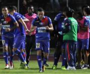 Los jugadores del Olmedo celebraron el primer gol de Favio Durán sobre Deportivo Cuenca. Foto: API
