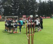 Los jugadores del Independiente del Valle, se reúnen en el complejo de Chillo Jijón para entrenar previo al partido contra Olmedo. FOTO: Mauricio Bayas
