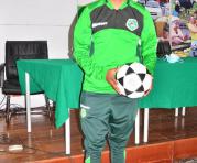 Jonathan Capuz es el primer jugador de origen indígena que juega en el fútbol profesional del Ecuador. Foto: Tomado de Twitter