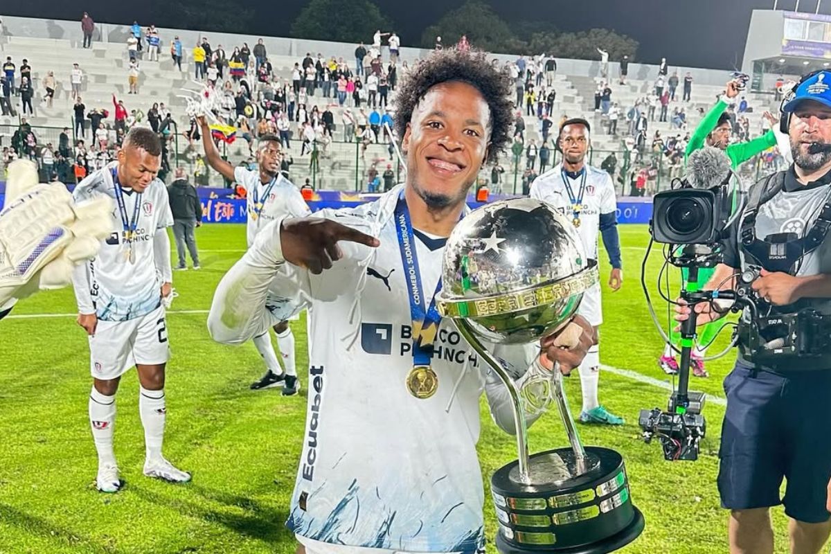 Mercado de fichajes agita la Liga de Quito: rumores de regresos y altas
