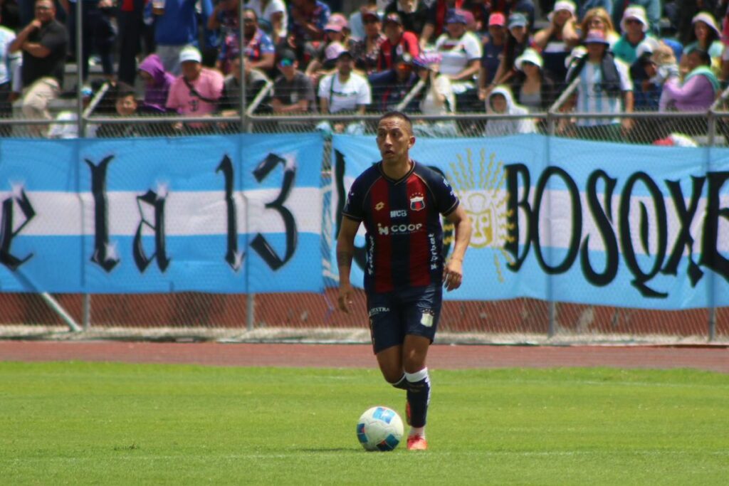 La 'AKD' frenó a Santa Fe y mantiene viva su ilusión